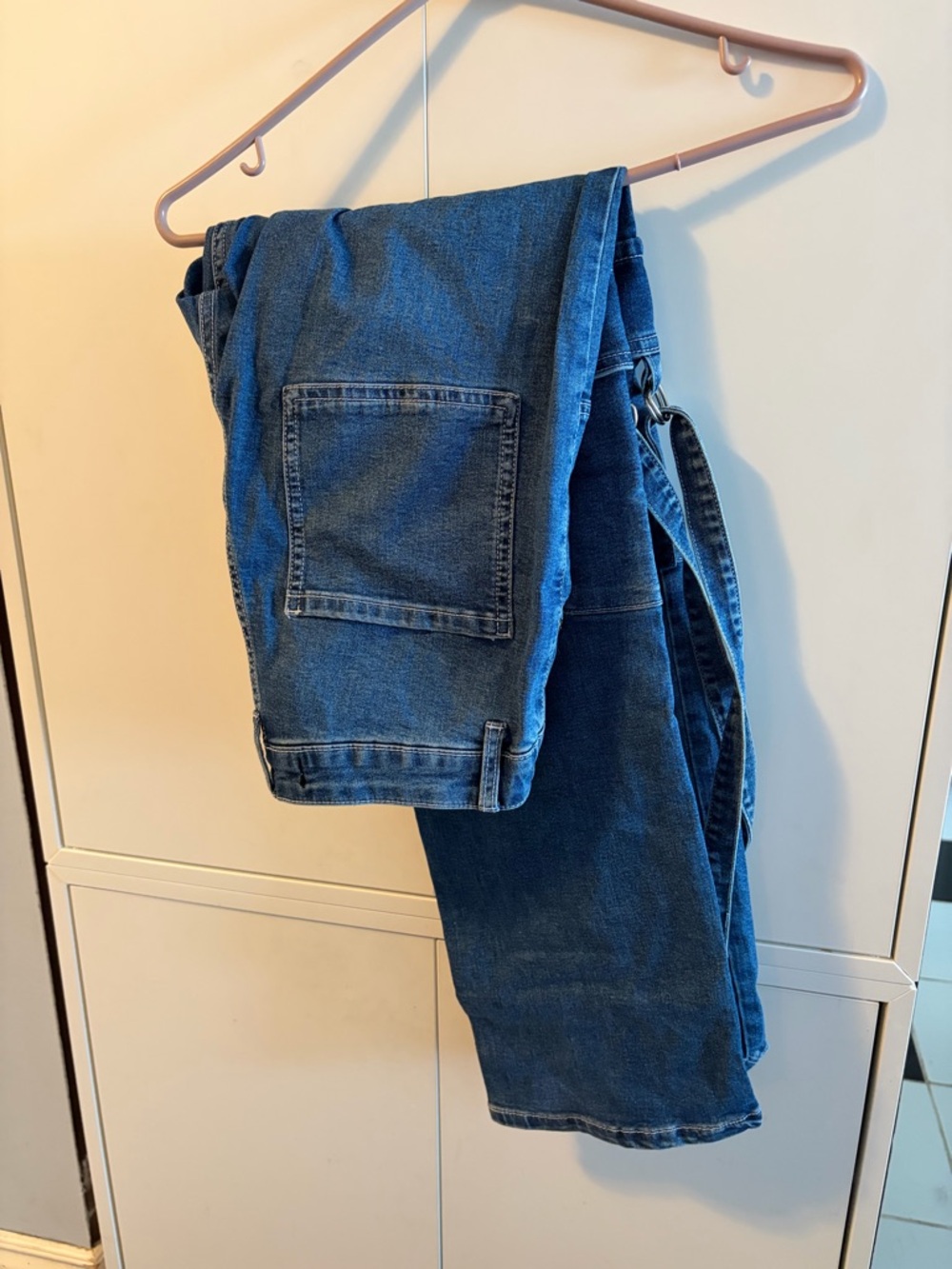 Wide-Leg Women's Jeans in Classic Blue B21